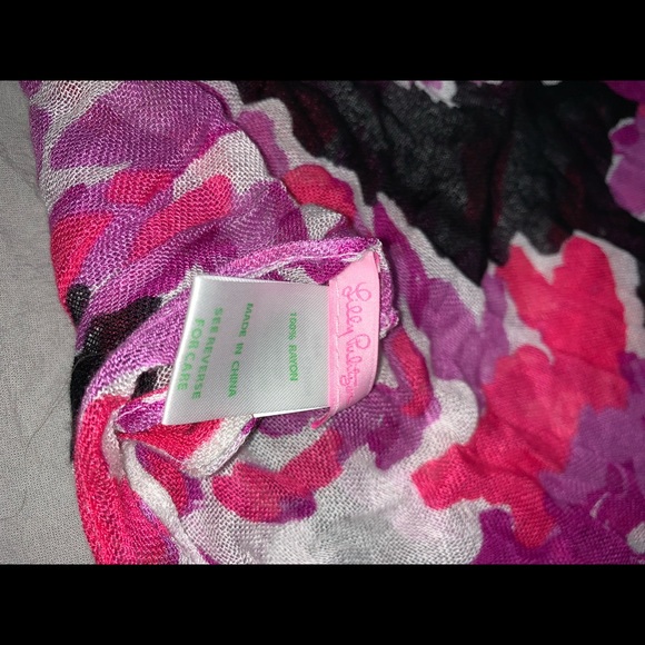 Lilly Pulitzer Riley Infinity Loop Scarf - Picture 2 of 3